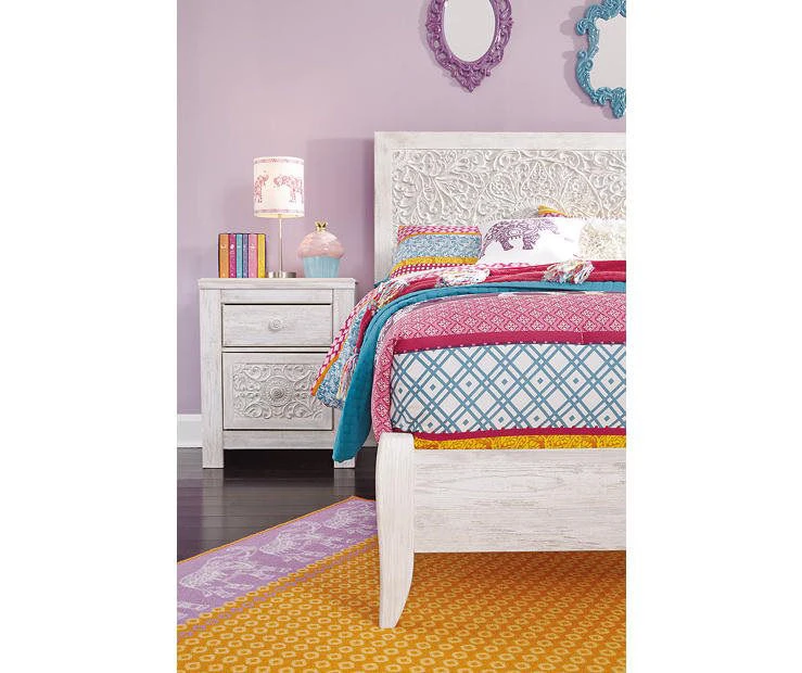 Paxberry Whitewash Carved Medallion Full Headboard 7 Paxberry Whitewash Carved Medallion Full Headboard - Image 5